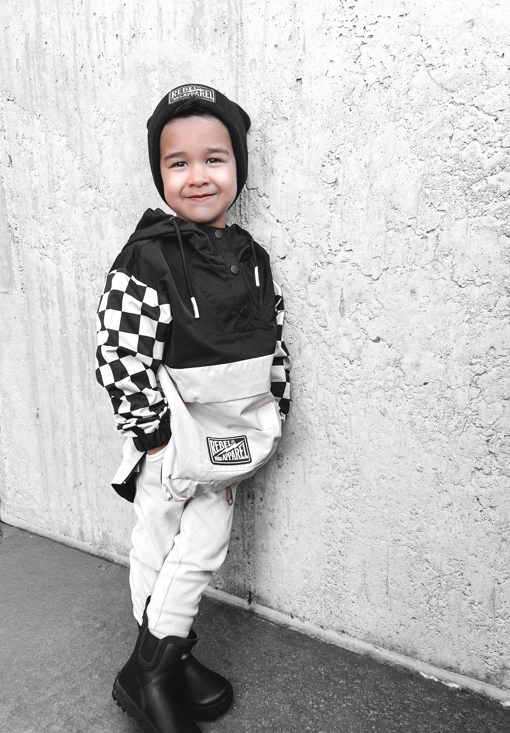 Pullover Windbreaker in Black/Oat