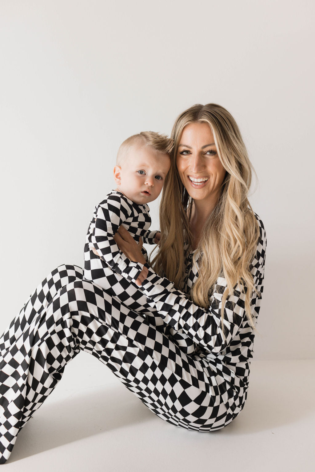 Women&#39;s Bamboo Pajama | Black &amp; White Wavy Checkerboard