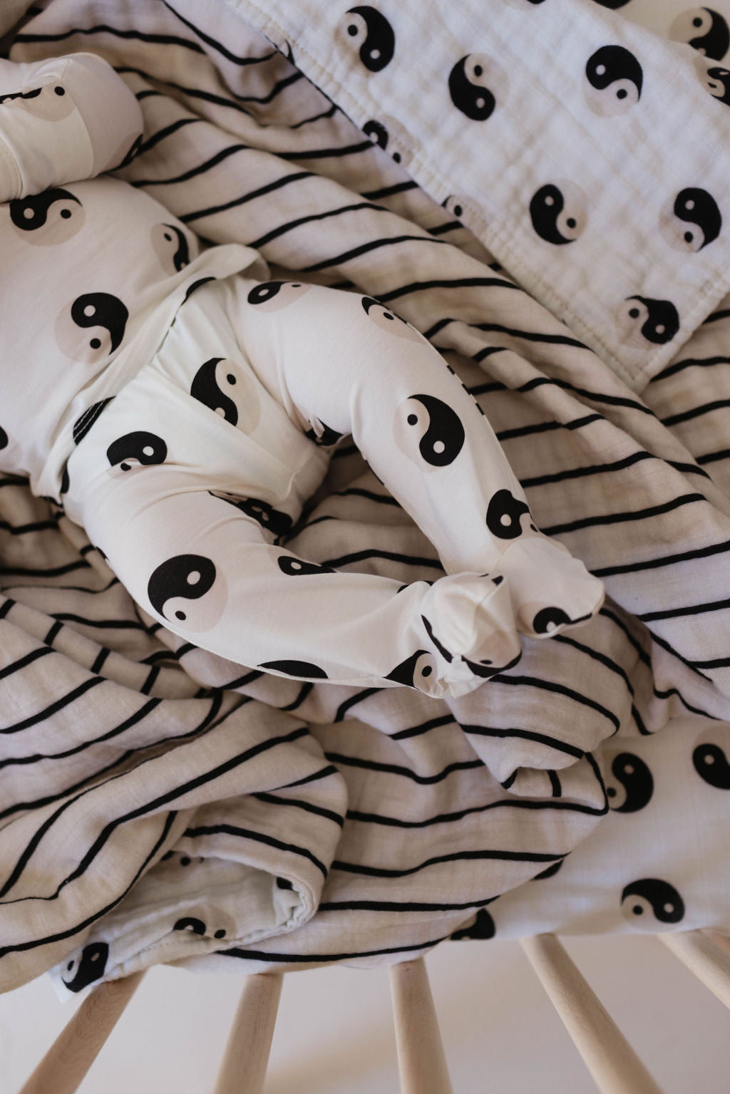 Black & White Yin Yang | Sleepy Time Set