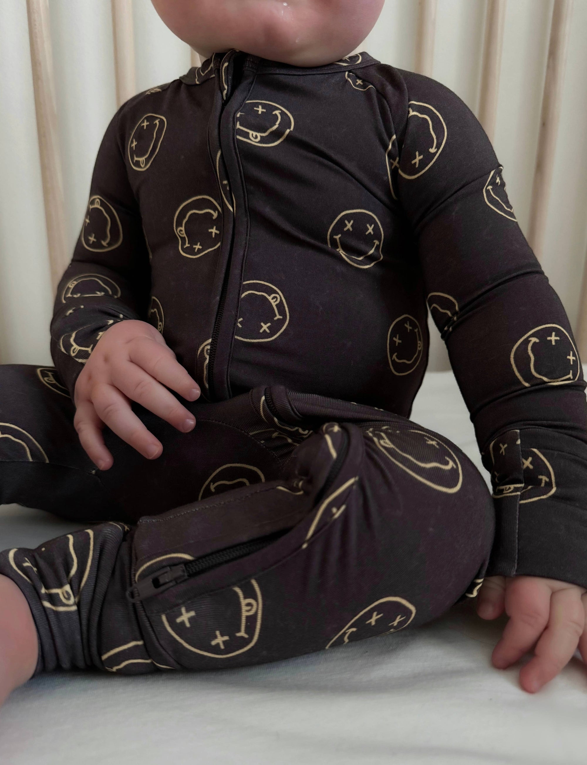 Distressed Smiley | Bamboo Two-Piece