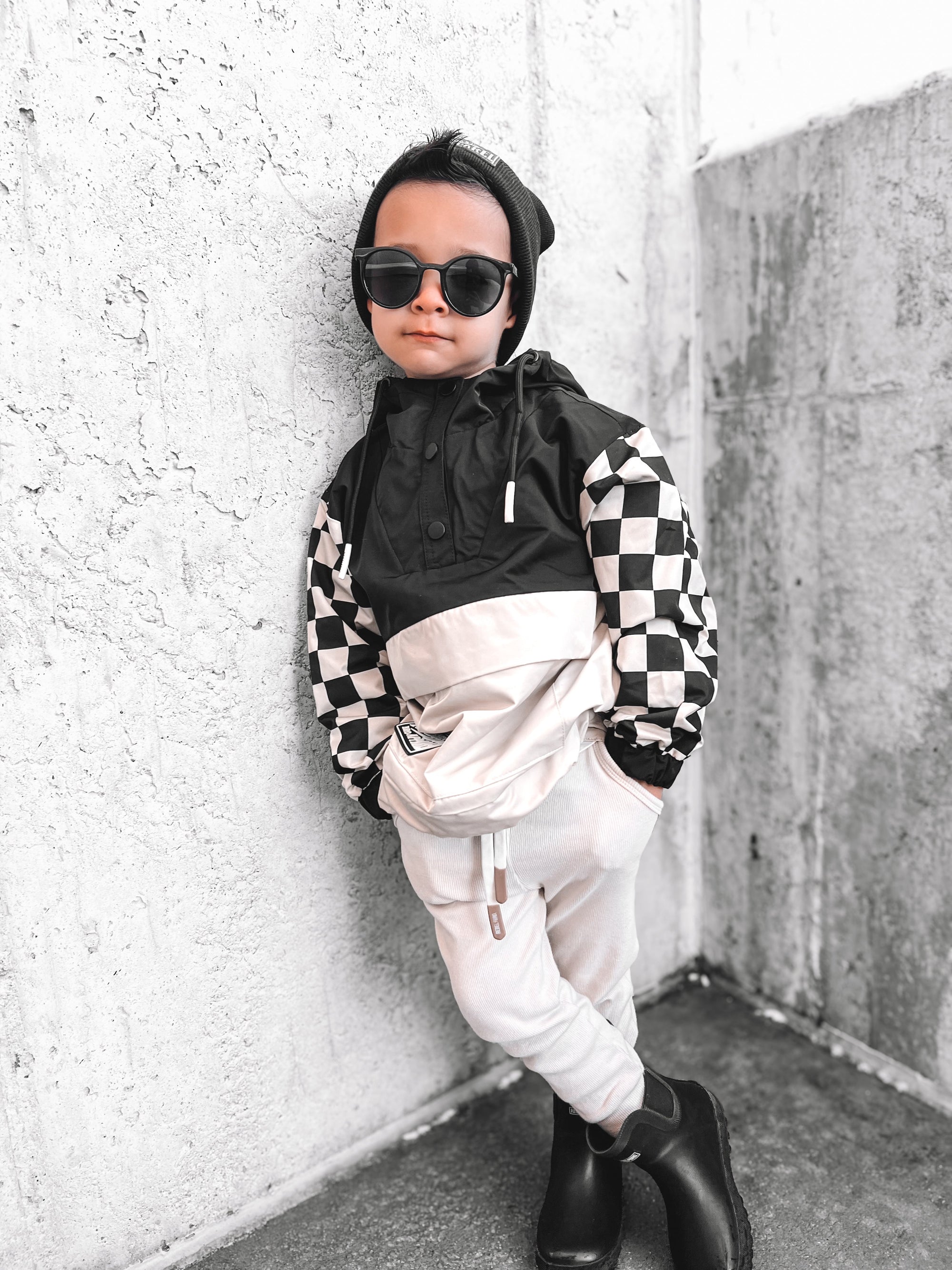 Pullover Windbreaker in Black/Oat