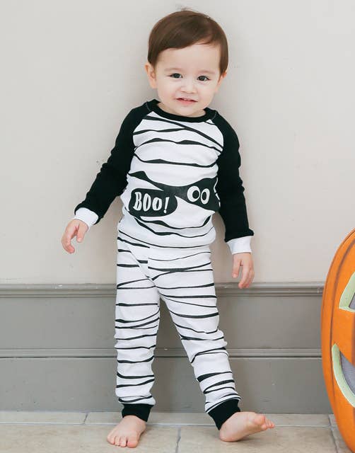 Mummy Halloween PJs || Glow in the Dark