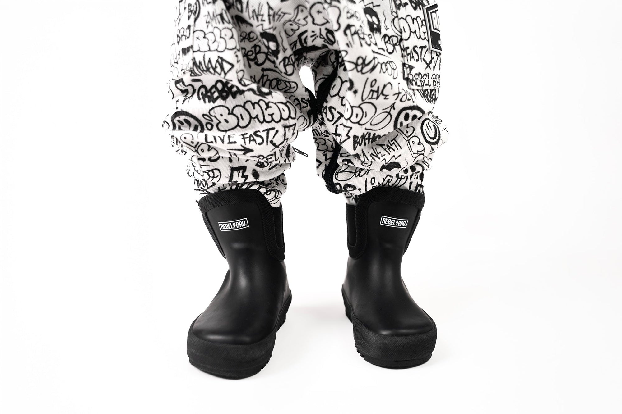 Classic Midi Rain Boot in Black / Black