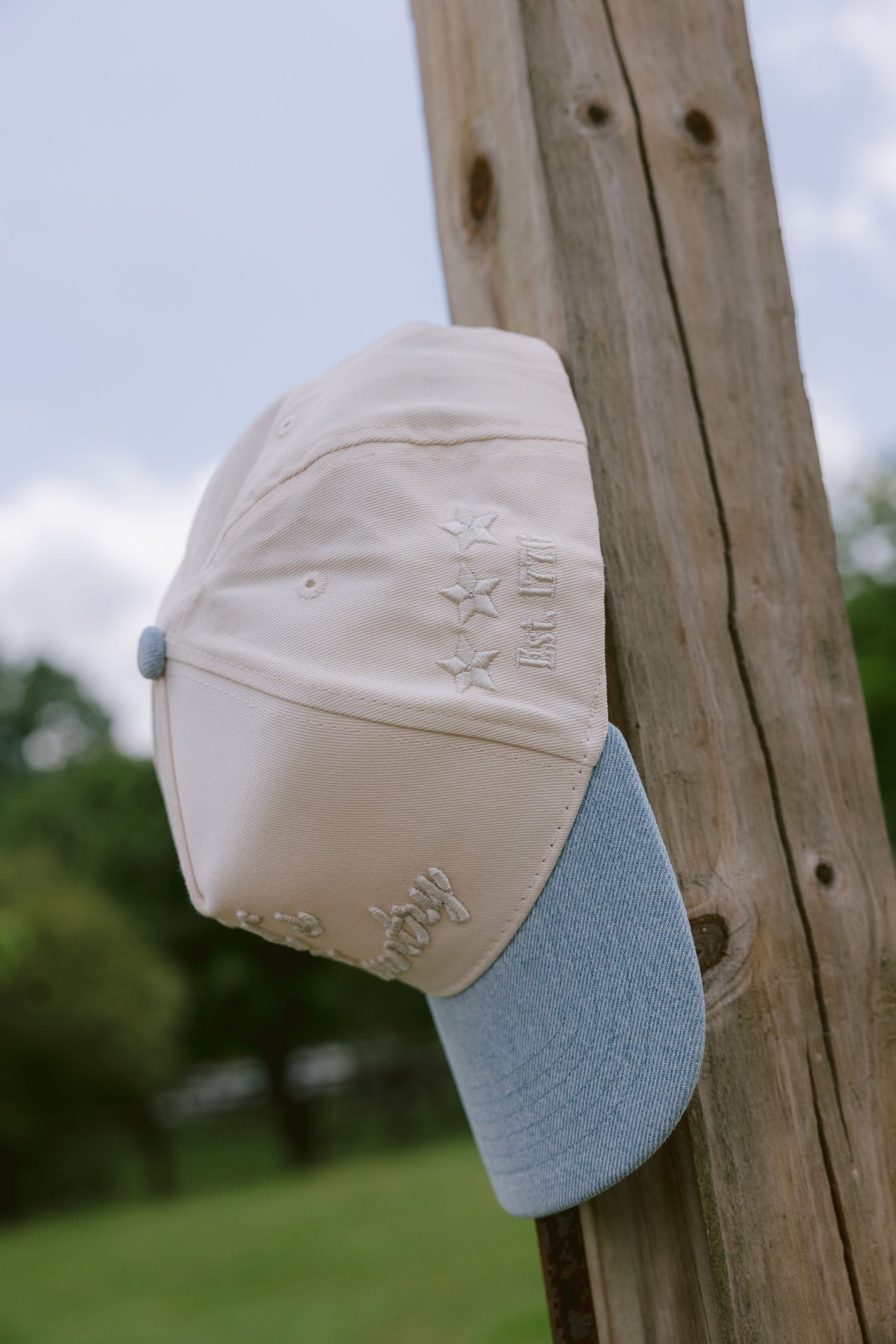 God&#39;s Country - Vintage Trucker Hat