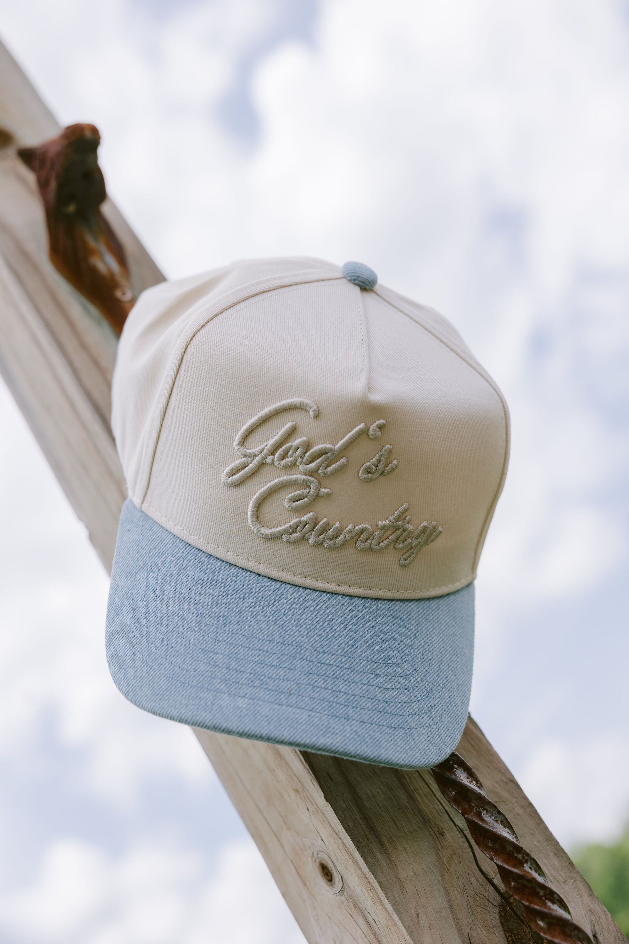 God&#39;s Country - Vintage Trucker Hat