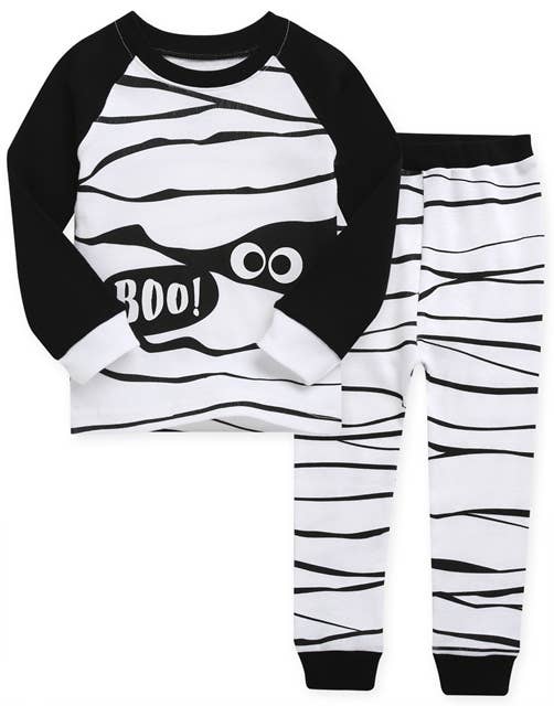 Mummy Halloween PJs || Glow in the Dark