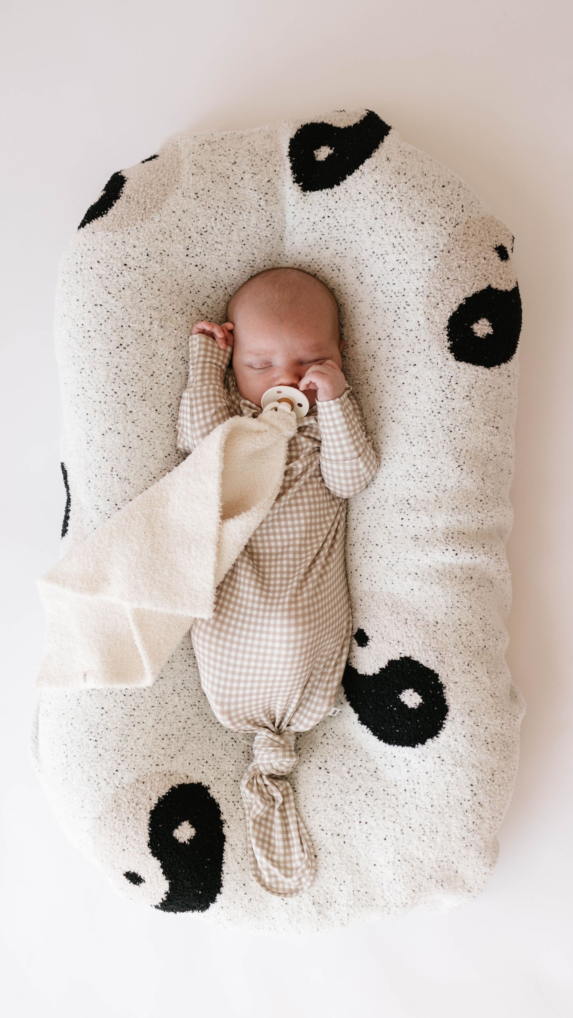 Plush Blanket | Black &amp; White Yin Yang