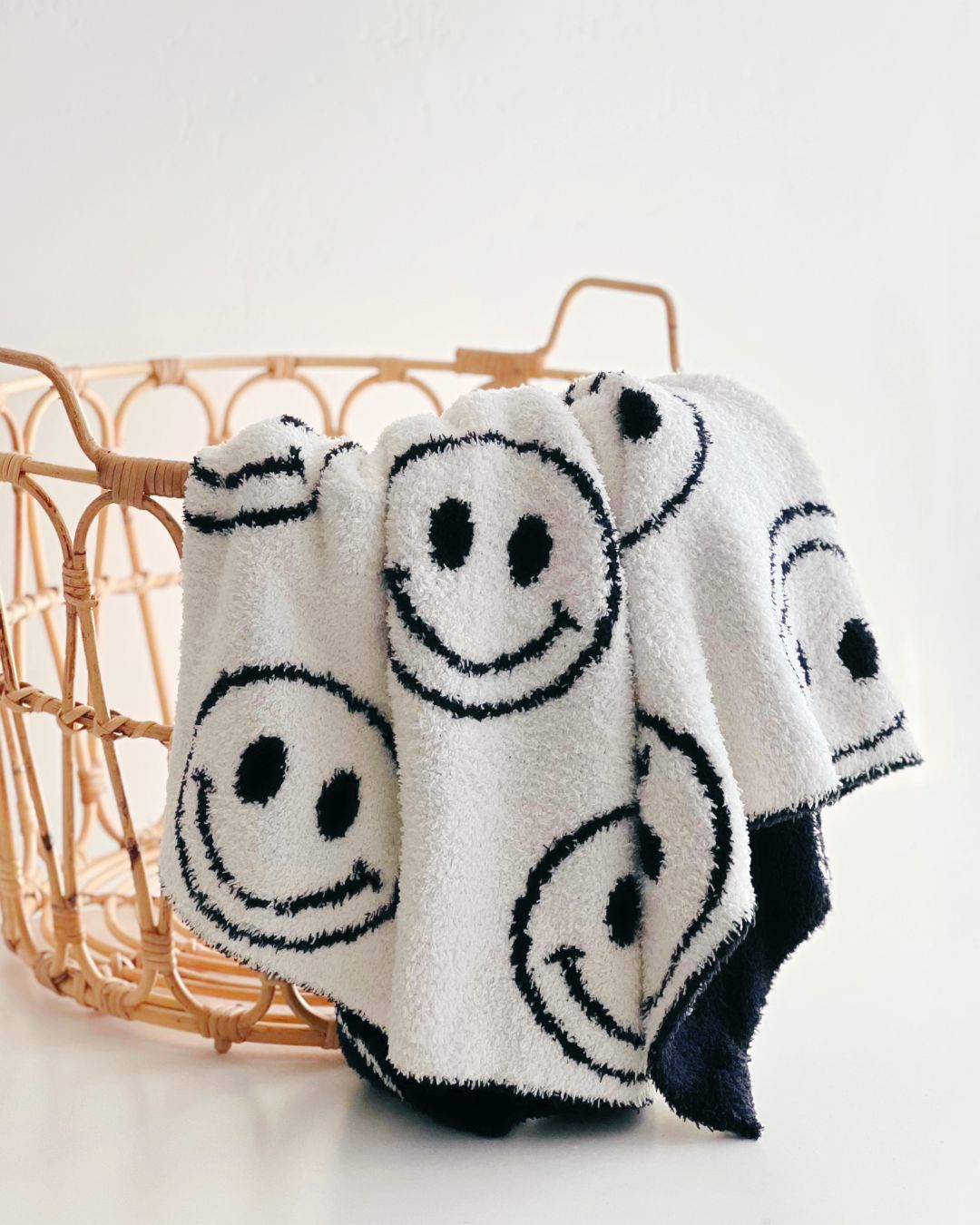 Smiley Fuzzy Blanket | Black