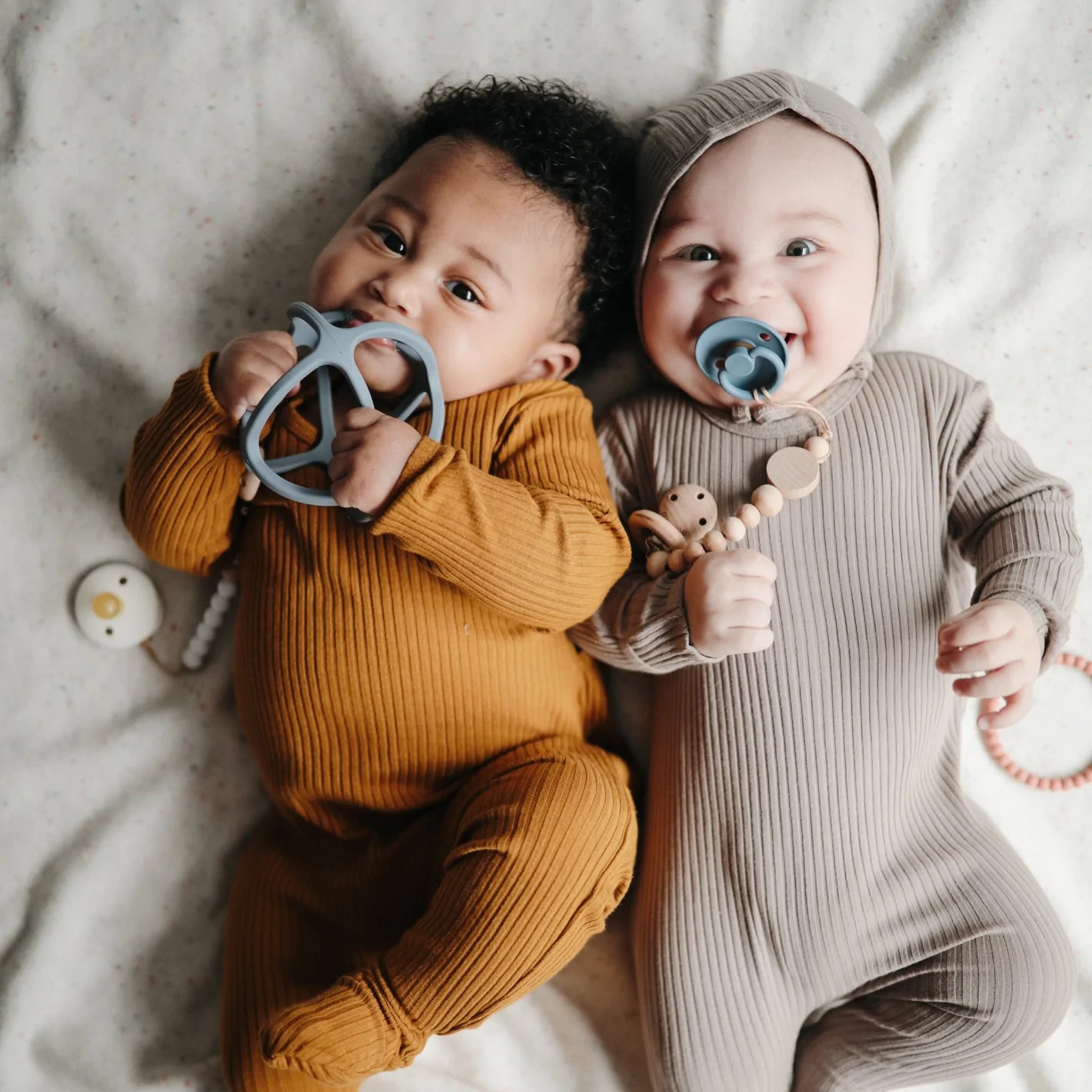 Mushie Ball Teether - Tradewinds
